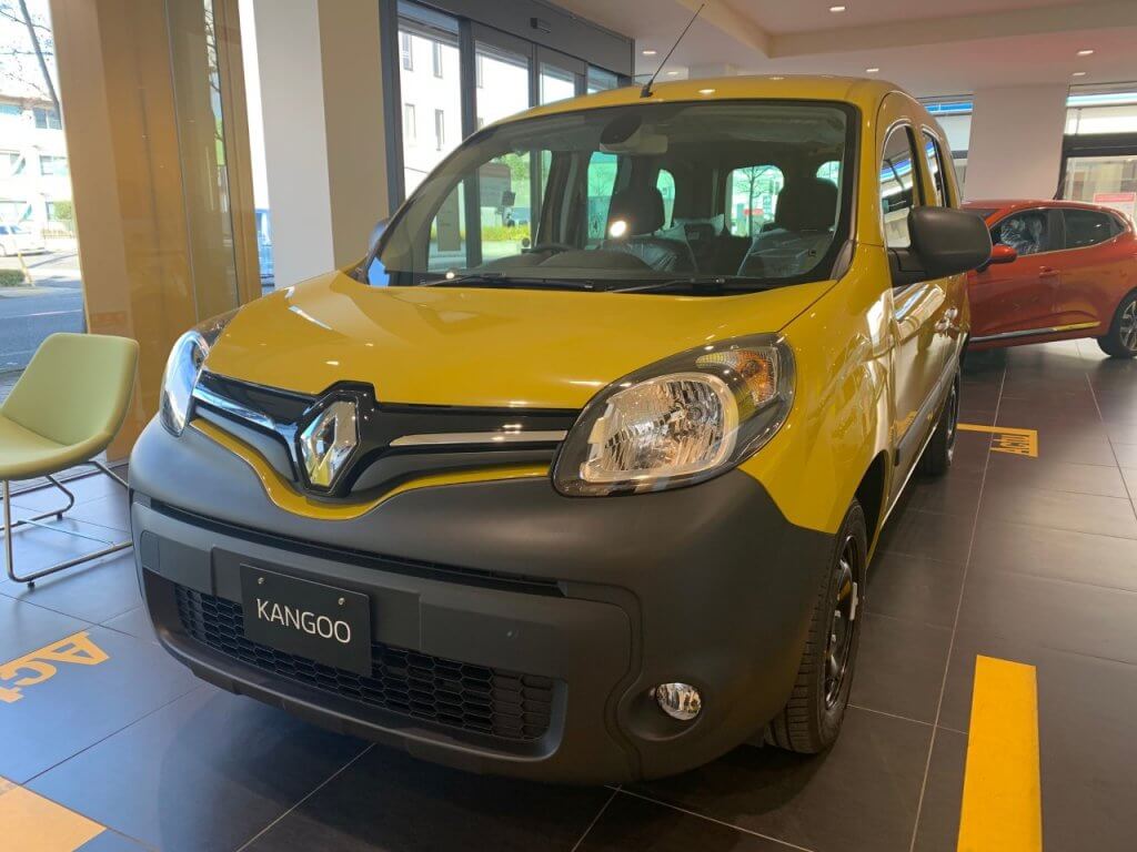 Renault Japon｜ルノー千葉中央｜ジョンカーキ展示車入りましたっ！！