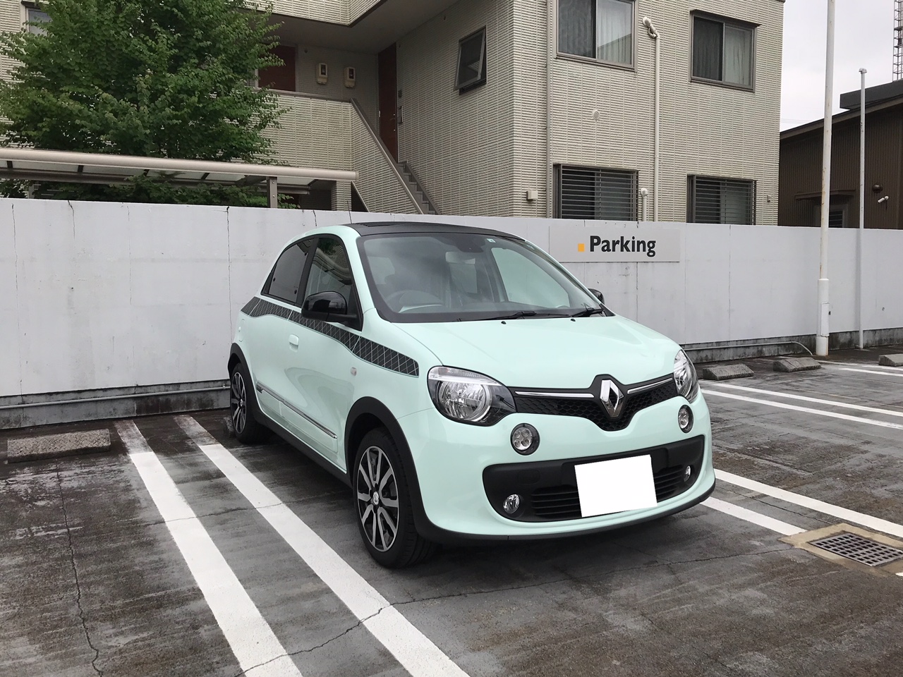 ルノートゥインゴ•ラパリジェンヌ 純正ホイール おさえつけ 250台限定車