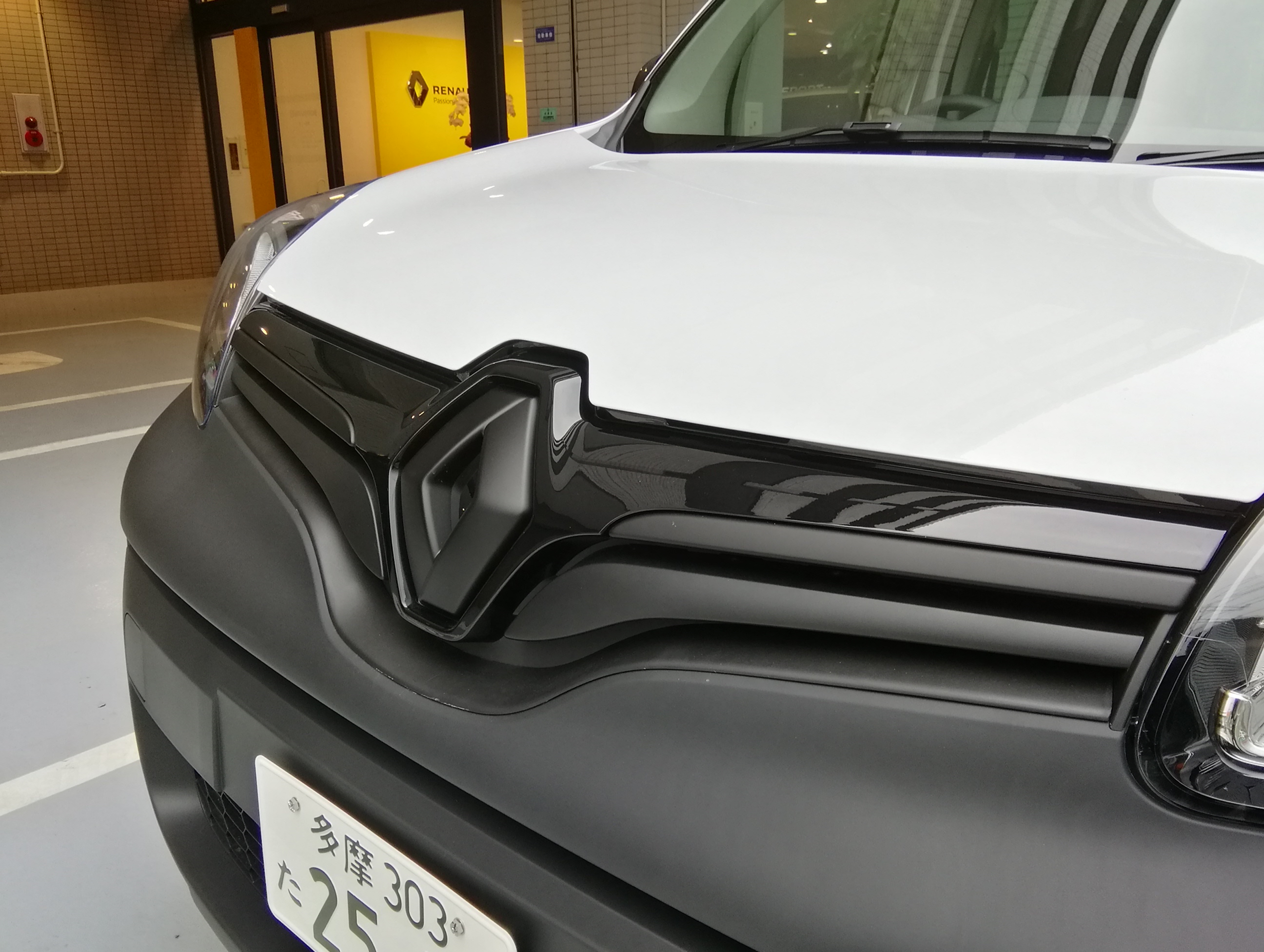 Renault Japon ルノー稲城 カングー ノワールマット ルノーｎｔ販売オリジナル限定車