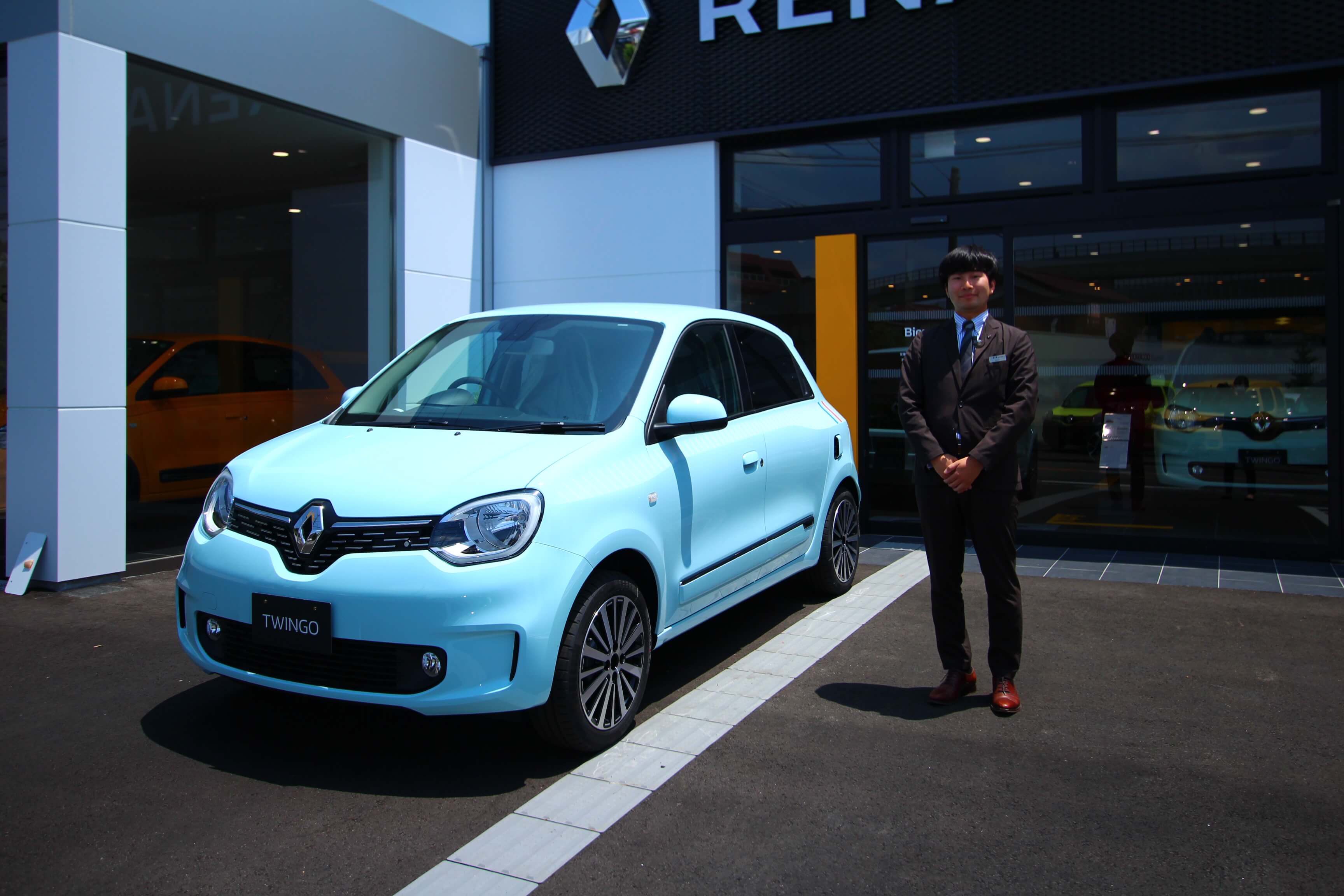 Renault Japon ルノー横浜青葉 トゥインゴ限定車 さわやかなパリの夏空カラー 徹底解析